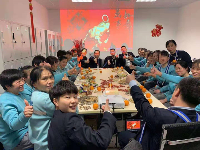 響應(yīng)號(hào)召就地過(guò)年，感受不一樣的年味